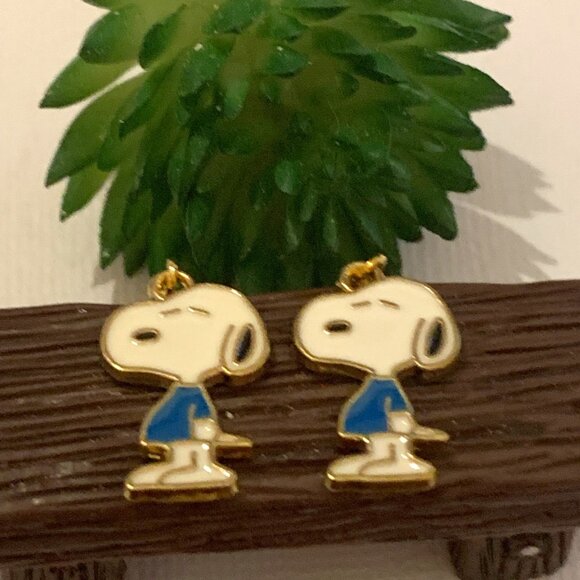 Snoopy Earring, Peanuts Earring, Snoopy Jewelry, Gift Idea, Cute Earring - Picture 1 of 4